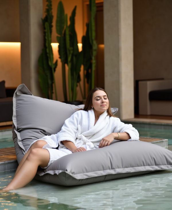 Les Matériaux Résistants pour un Pouf Piscine Durable et Imperméable
